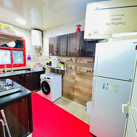 Moon Backpackers , Al Rigga , Partition For Couples And For Singles Apartment ดูไบ ภายนอก รูปภาพ