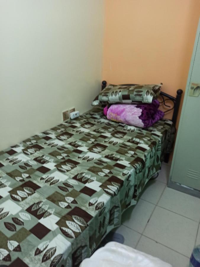 Moon Backpackers , Al Rigga , Partition For Couples And For Singles Apartment ดูไบ ภายนอก รูปภาพ