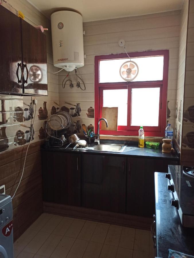 Moon Backpackers , Al Rigga , Partition For Couples And For Singles Apartment ดูไบ ภายนอก รูปภาพ