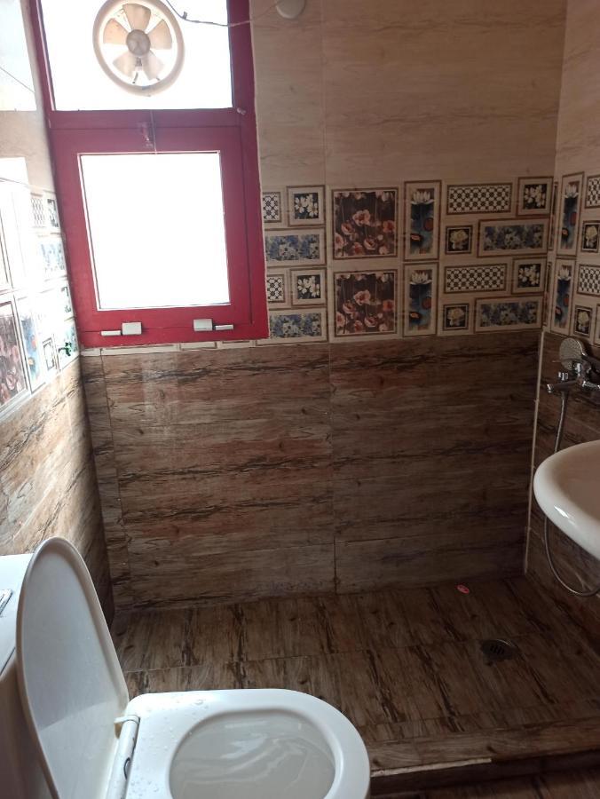 Moon Backpackers , Al Rigga , Partition For Couples And For Singles Apartment ดูไบ ภายนอก รูปภาพ