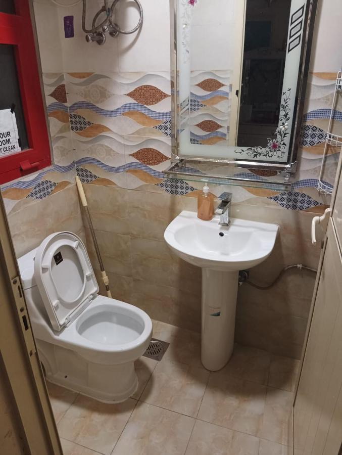 Moon Backpackers , Al Rigga , Partition For Couples And For Singles Apartment ดูไบ ภายนอก รูปภาพ