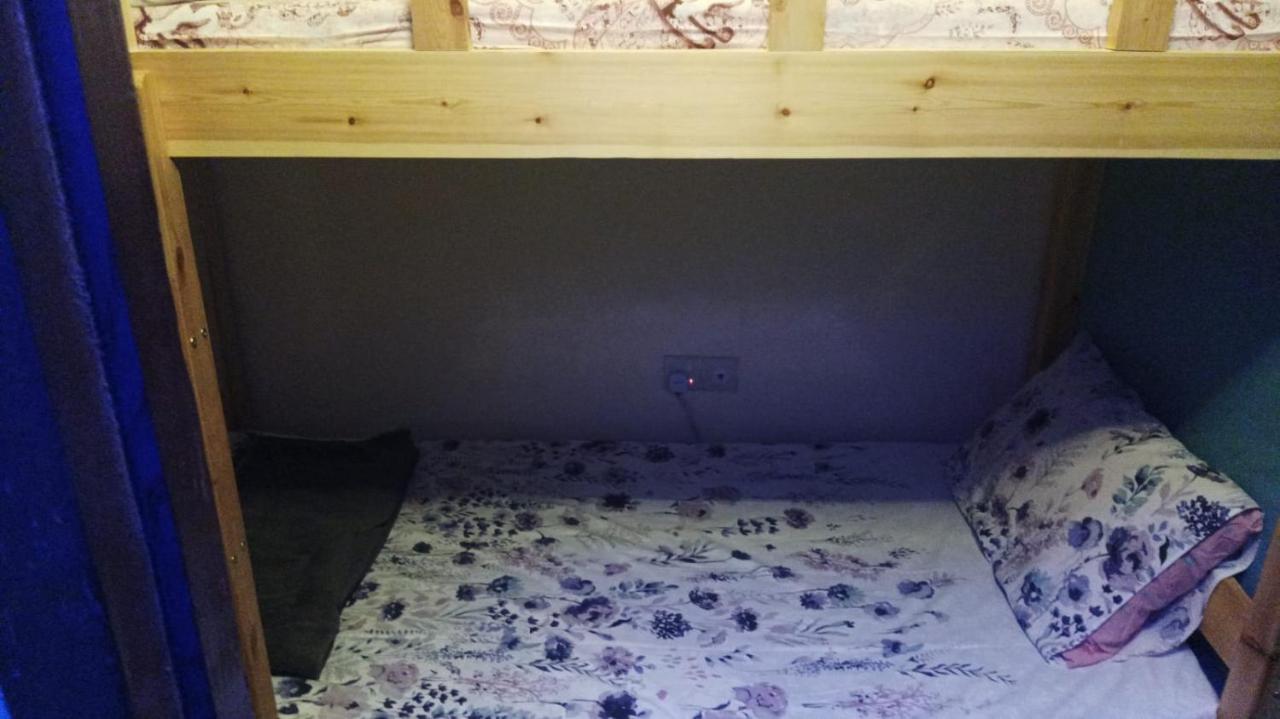 Moon Backpackers , Al Rigga , Partition For Couples And For Singles Apartment ดูไบ ภายนอก รูปภาพ